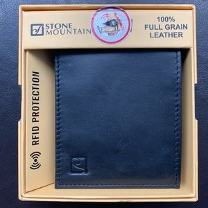 New in Box Stone Mountain traveller Wallet black leather passcase RFID list $50